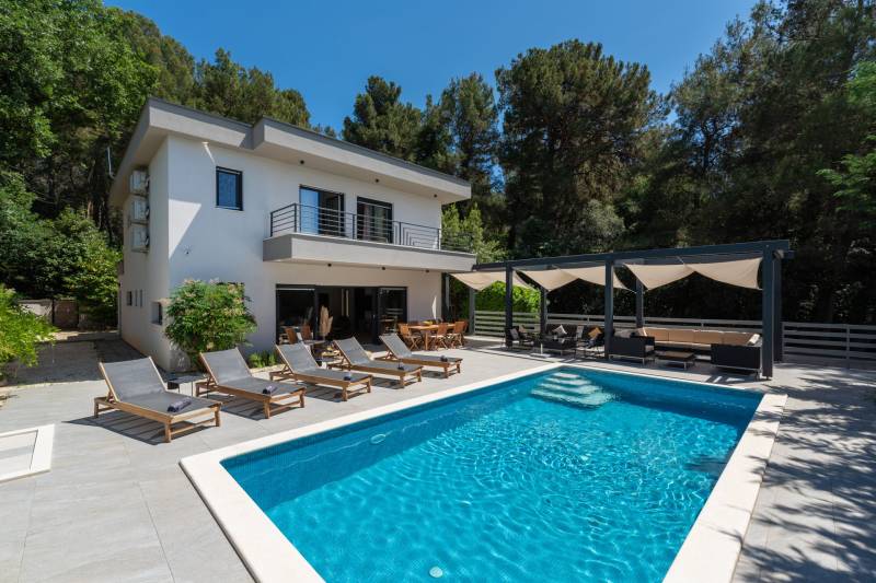 Luxusvilla Bosque mit Pool Pula