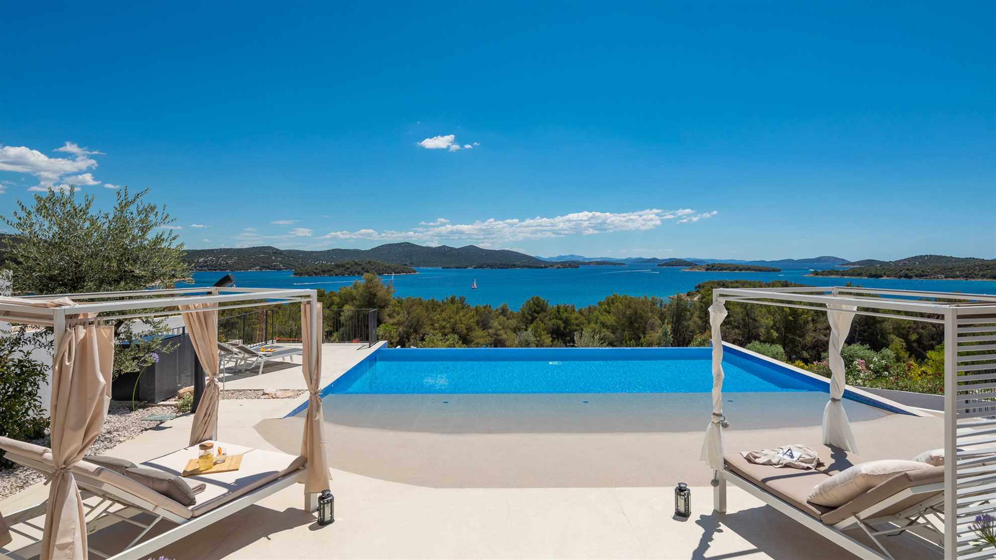 Luxury Villa Siesta with Pool