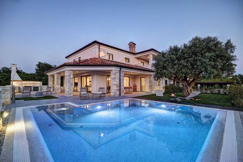 Villa Lanterna with Pool