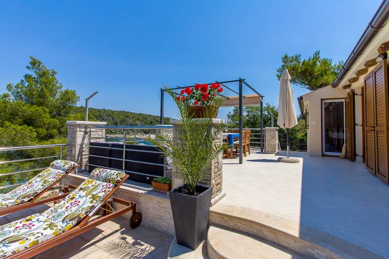 Vila Lyra s Bazenom Pula