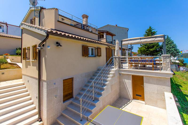 Vila Lyra s Bazenom Pula
