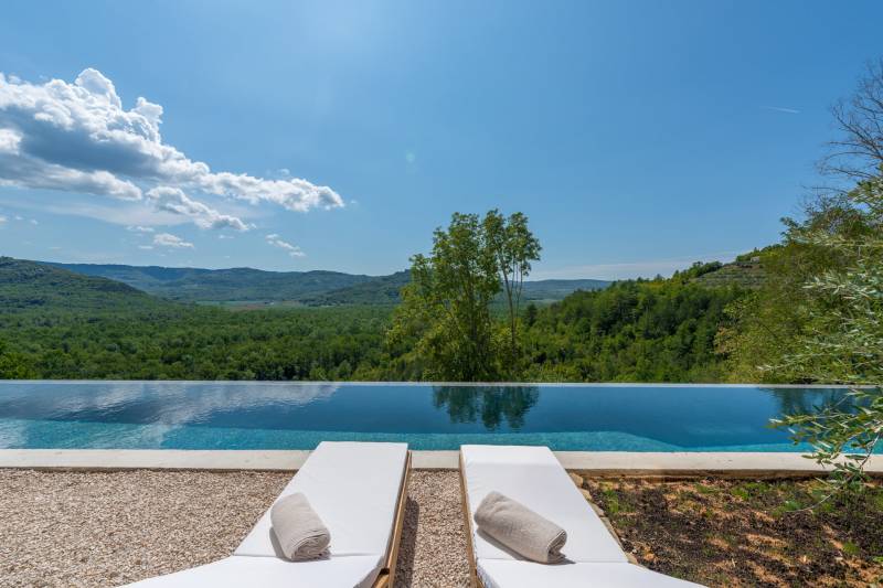 Villa Paradise Found with Pool Motovun