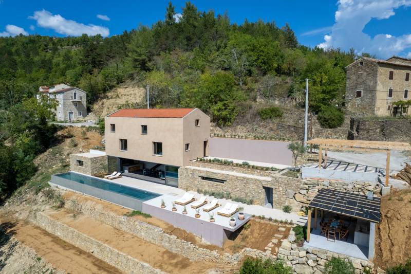 Villa Paradise Found with Pool Motovun