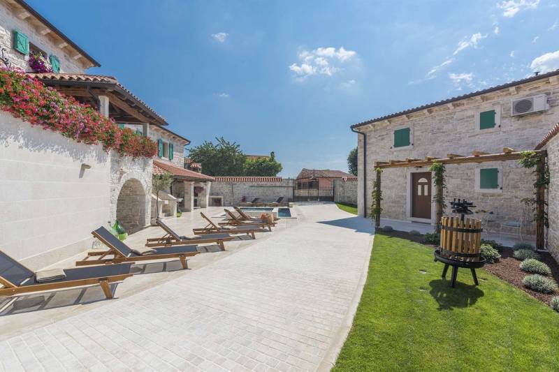 Villa Korina with Pool Poreč