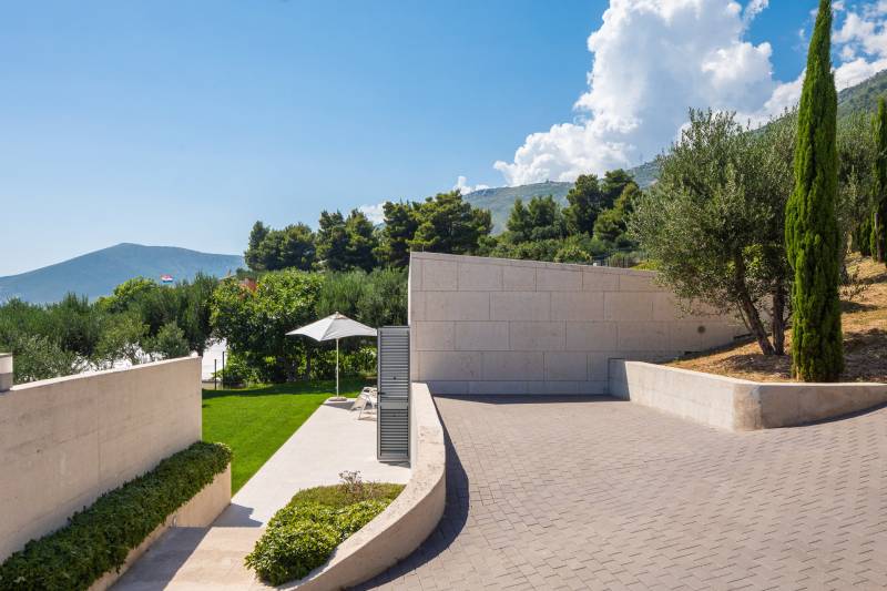 Villa Radun Home with Grand Heated Pool Split