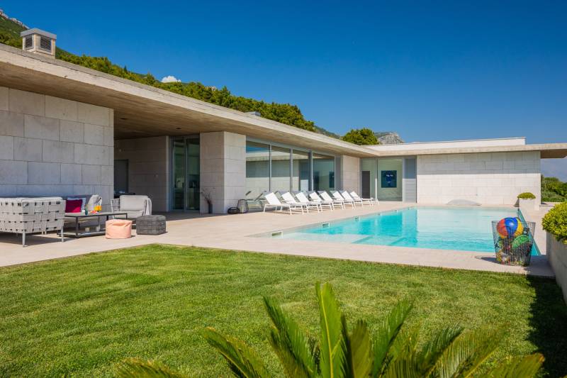 Villa Radun Home with Grand Heated Pool Split