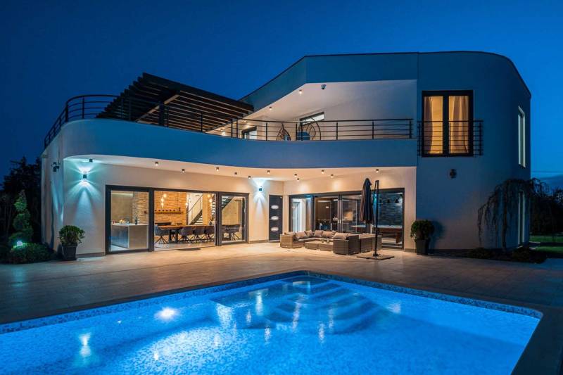 Villa Divine Estate with Pool