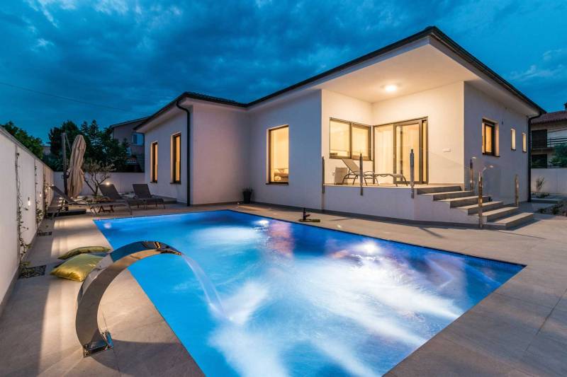 Villa Lotus with Heated Pool