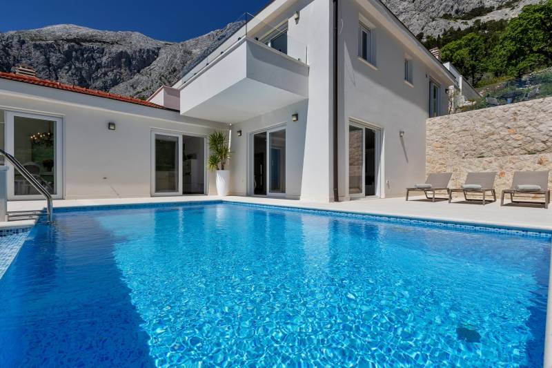 Vila Simply White s Bazenom Makarska