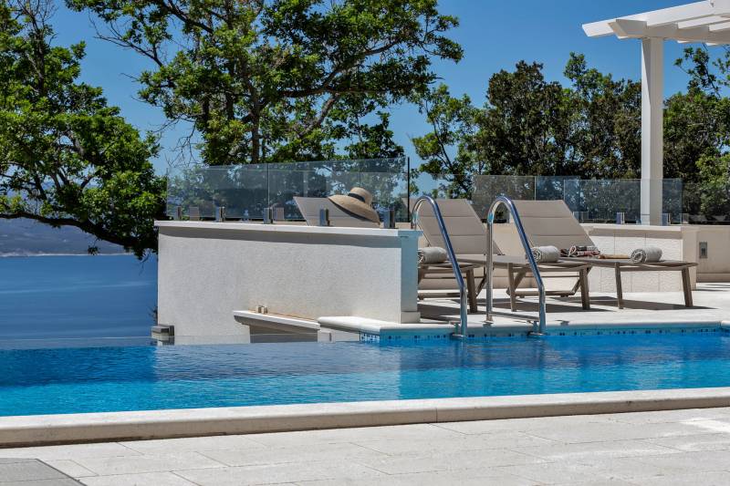 Vila Simply White s Bazenom Makarska