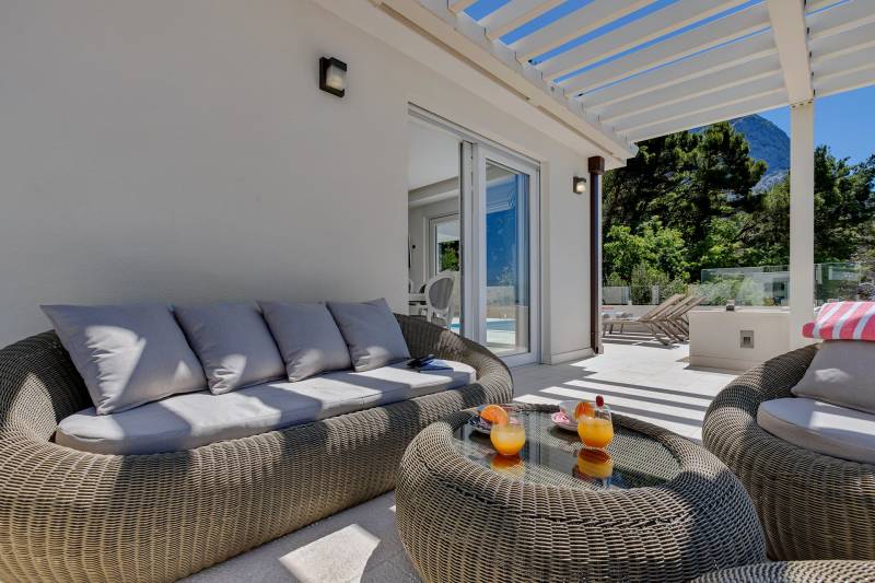 Vila Simply White s Bazenom Makarska