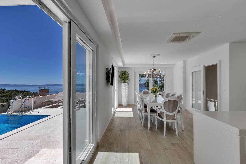 Vila Simply White s Bazenom Makarska