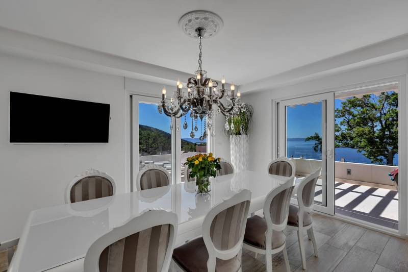 Vila Simply White s Bazenom Makarska