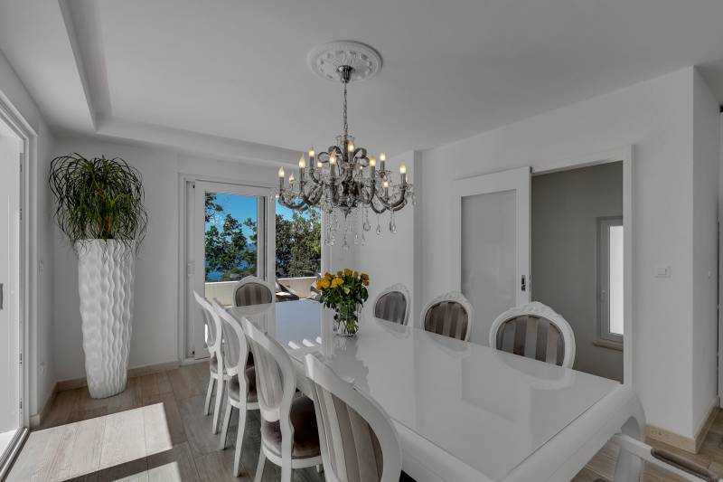 Vila Simply White s Bazenom Makarska
