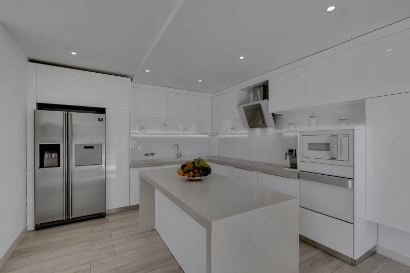 Vila Simply White s Bazenom Makarska