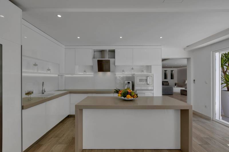 Vila Simply White s Bazenom Makarska