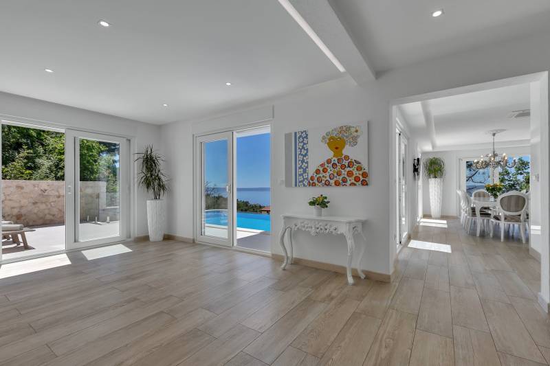 Vila Simply White s Bazenom Makarska