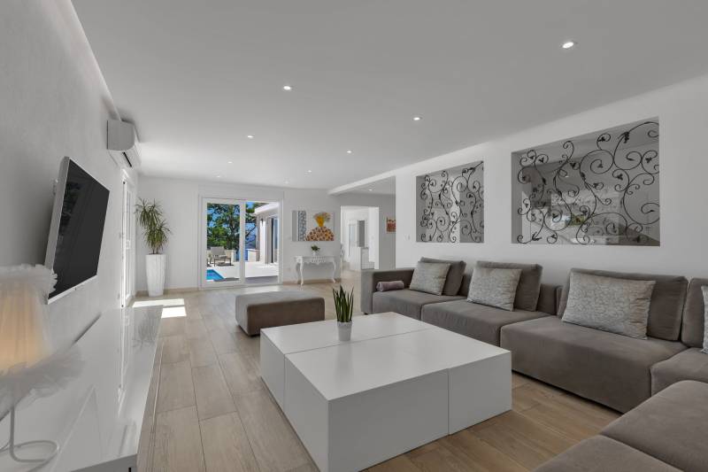 Vila Simply White s Bazenom Makarska