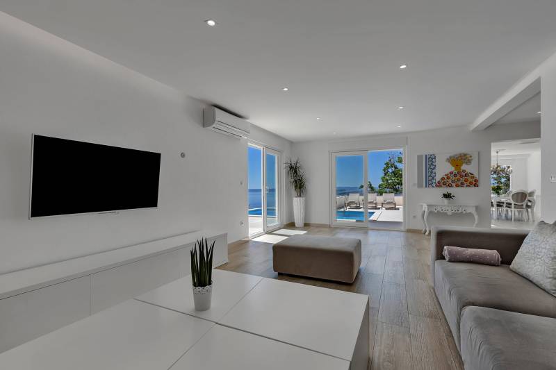 Vila Simply White s Bazenom Makarska