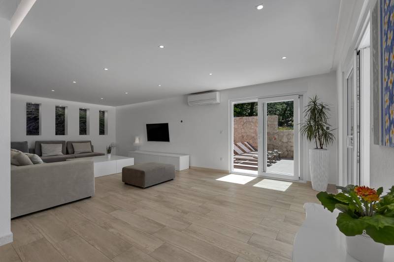 Vila Simply White s Bazenom Makarska