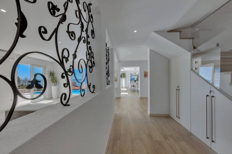 Vila Simply White s Bazenom Makarska