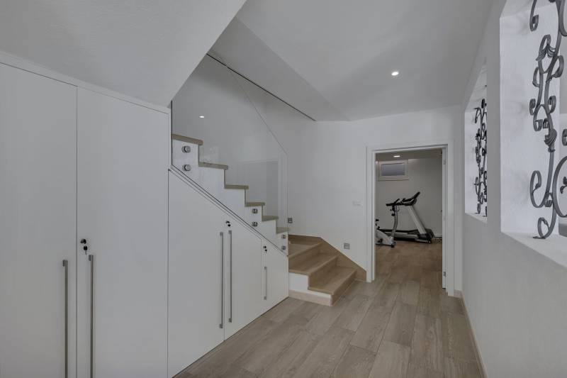 Vila Simply White s Bazenom Makarska