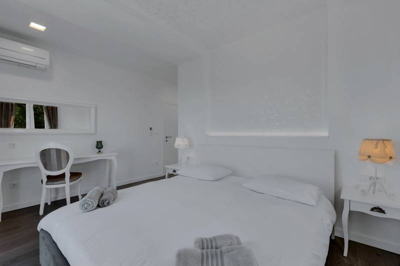 Vila Simply White s Bazenom Makarska