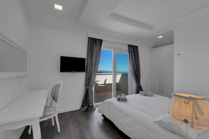 Vila Simply White s Bazenom Makarska
