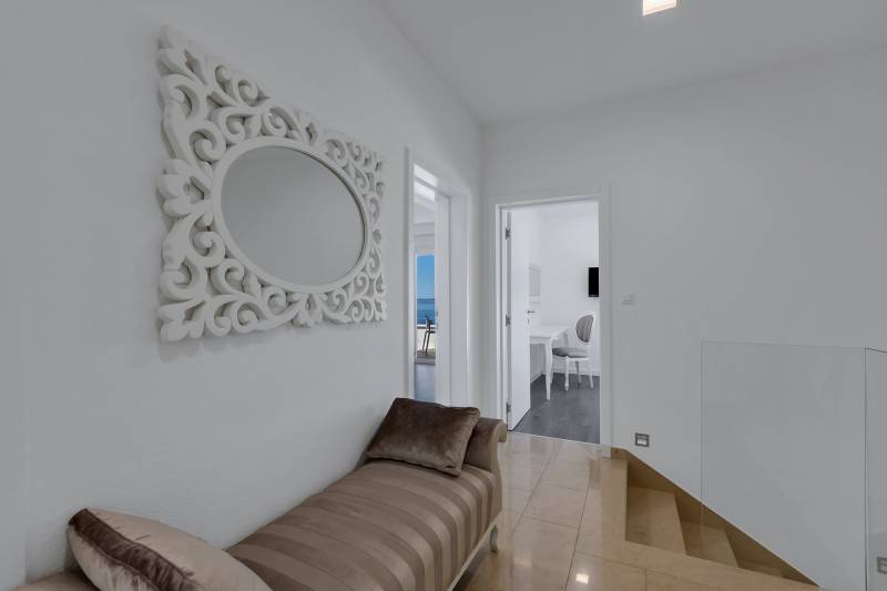 Vila Simply White s Bazenom Makarska
