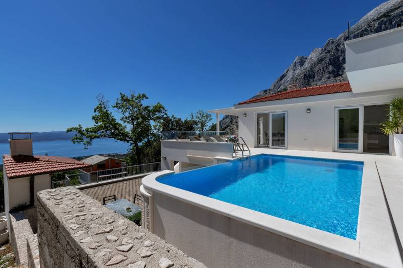 Vila Simply White s Bazenom Makarska