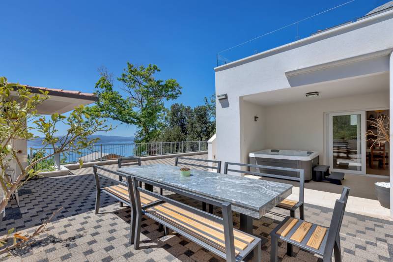 Vila Simply White s Bazenom Makarska