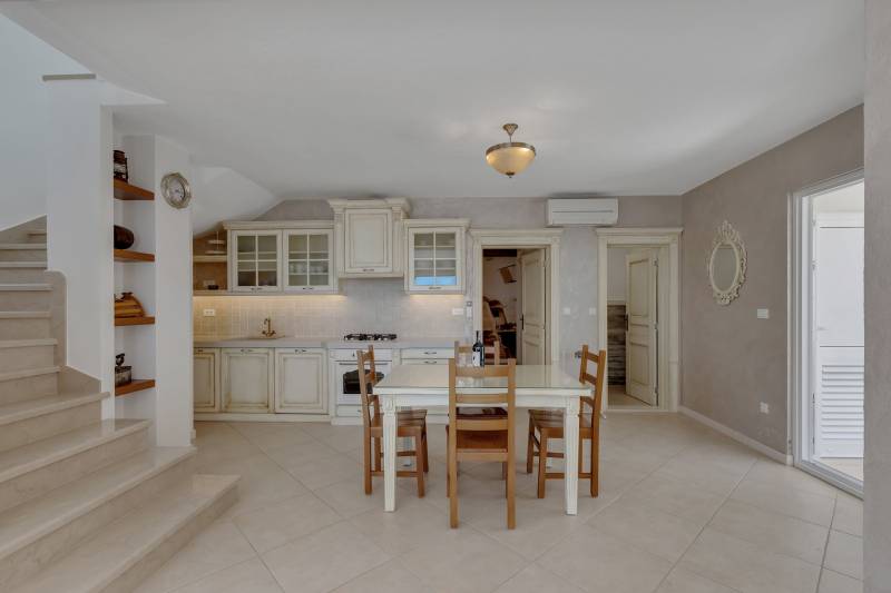 Vila Simply White s Bazenom Makarska