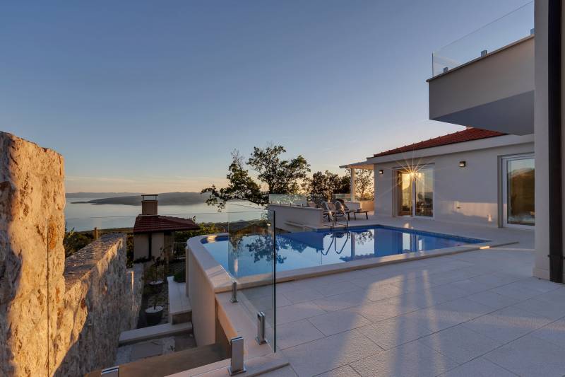 Vila Simply White s Bazenom Makarska