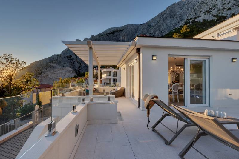 Vila Simply White s Bazenom Makarska