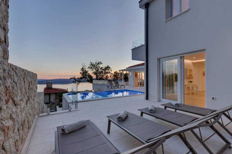 Vila Simply White s Bazenom Makarska