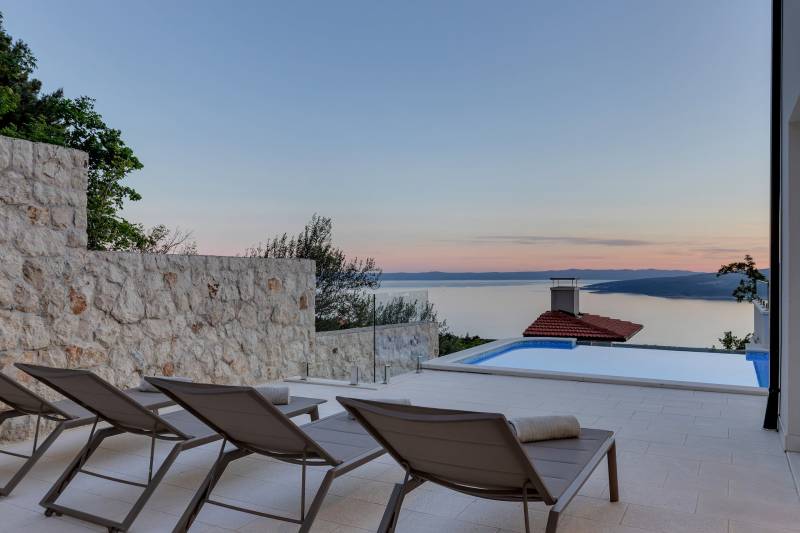 Vila Simply White s Bazenom Makarska
