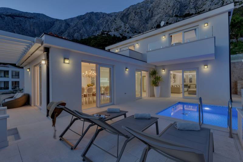 Vila Simply White s Bazenom Makarska