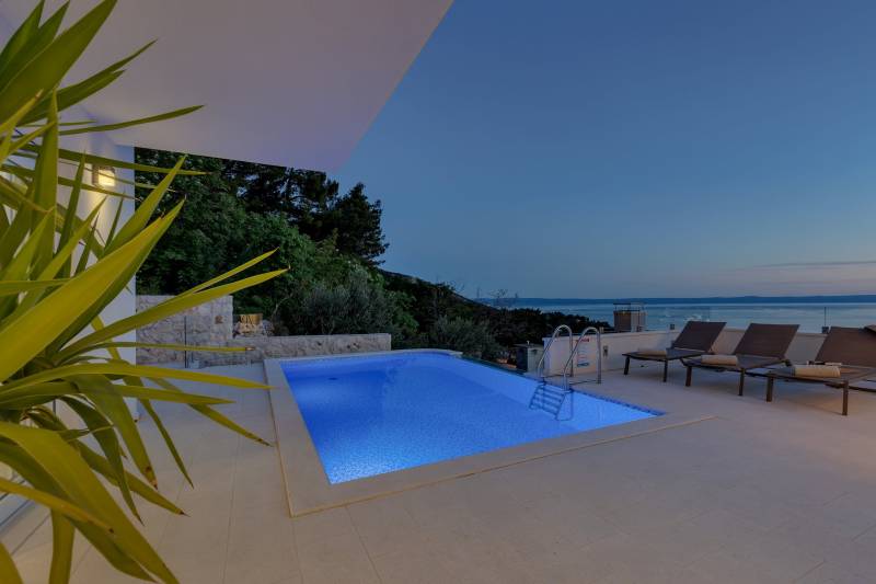 Vila Simply White s Bazenom Makarska