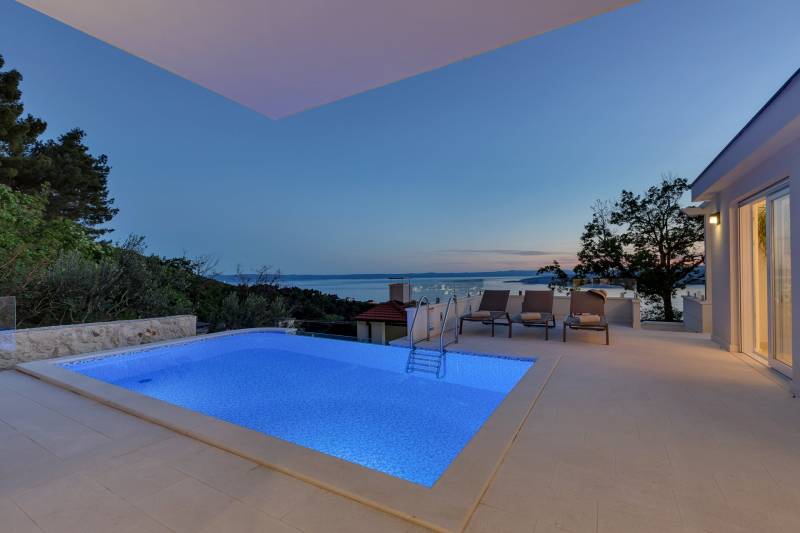 Vila Simply White s Bazenom Makarska