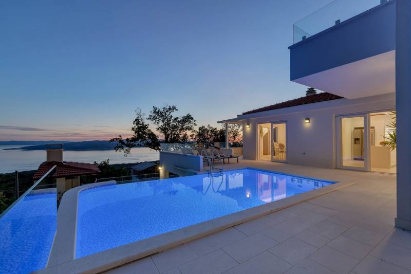 Vila Simply White s Bazenom Makarska