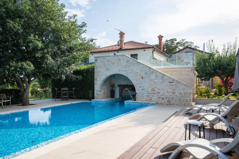 Willa Elise z Basenem Novigrad Istria