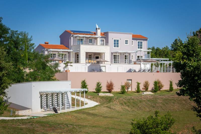 Villa Energy Platinum med Basseng Pula