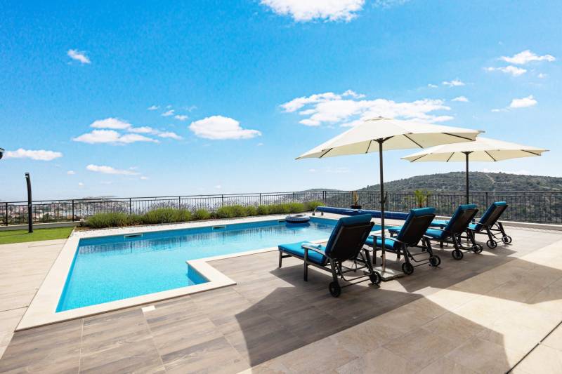 Villa Fontana with Heated Pool Trogir