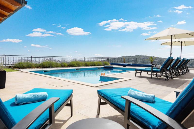Villa Fontana with Heated Pool Trogir
