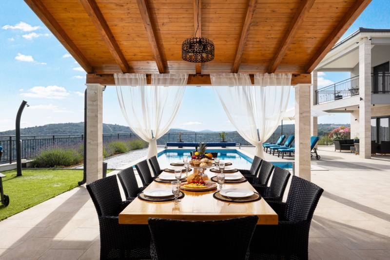 Villa Fontana with Heated Pool Trogir