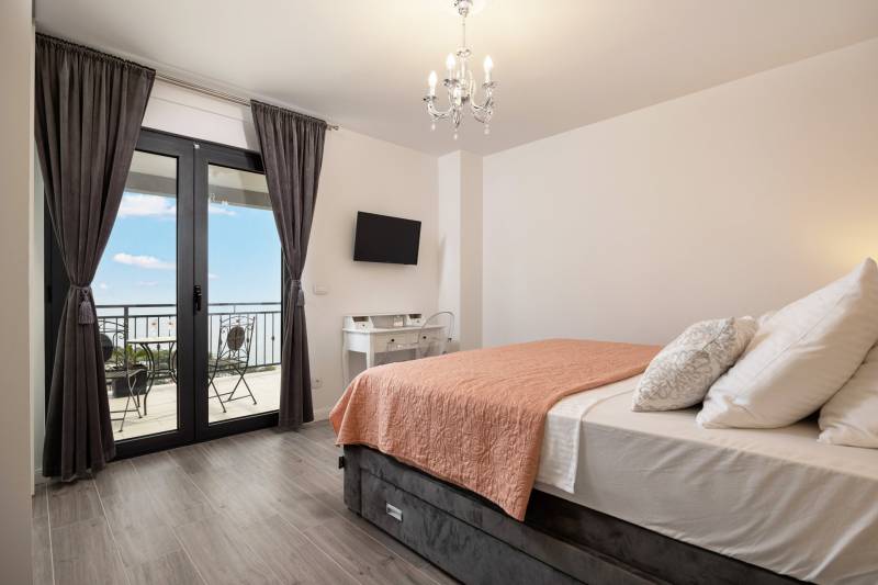 Villa Fontana with Heated Pool Trogir