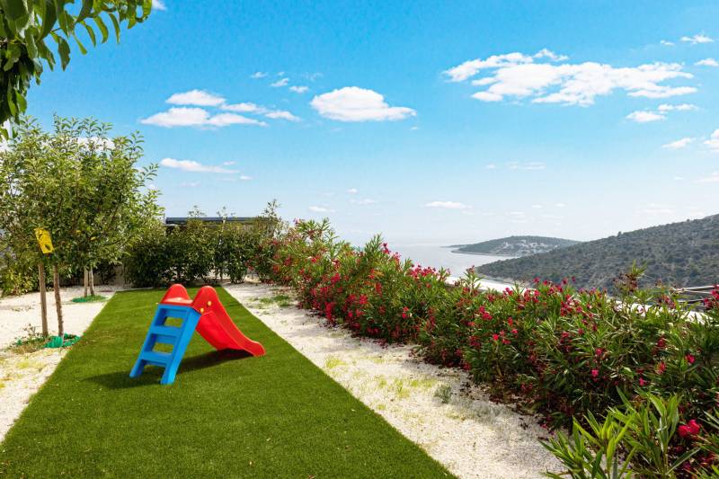 Villa Fontana with Heated Pool Trogir