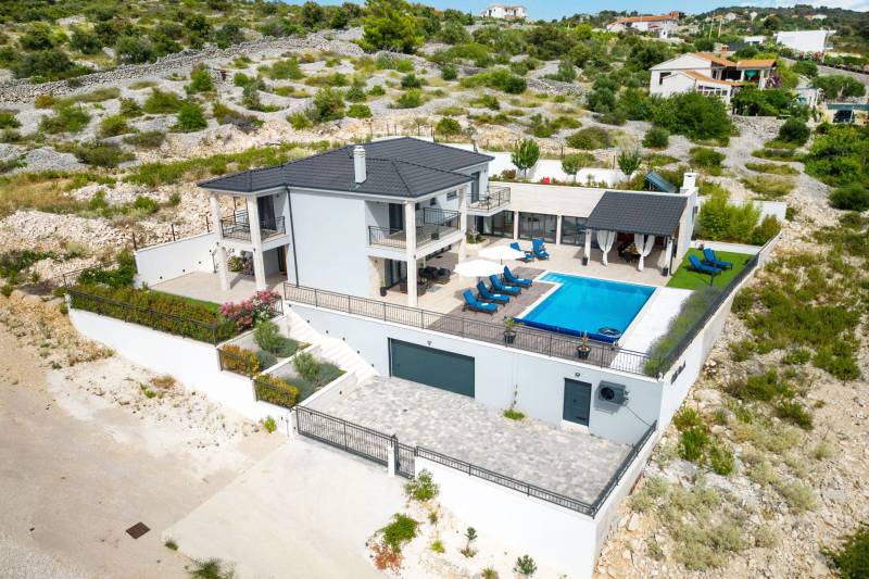 Villa Fontana with Heated Pool Trogir