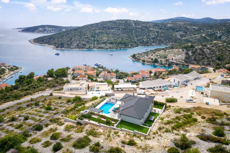 Villa Fontana with Heated Pool Trogir