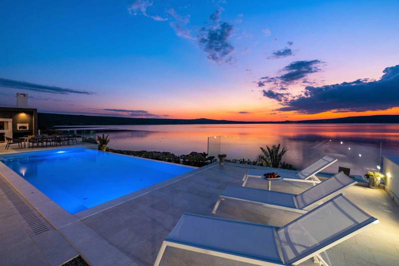 Luxury Villa Novita with Pool